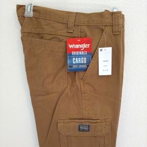 New. Wrangler men's cargo pants